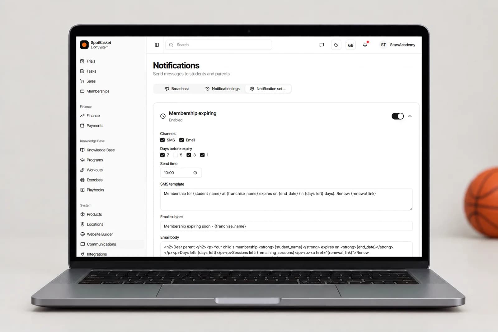 Email и SMS-рассылка родителям баскетбольной секции по группам в SpotBasket OS